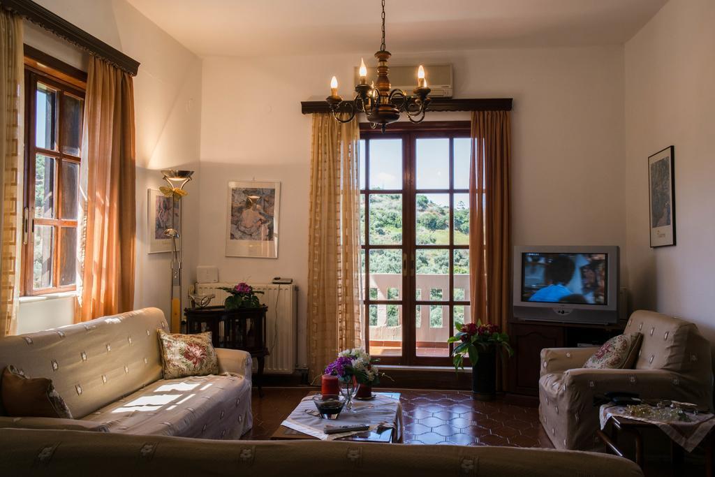Alexandra Villa Stalos Luaran gambar