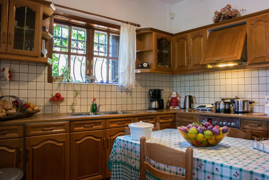 Alexandra Villa Stalos Luaran gambar