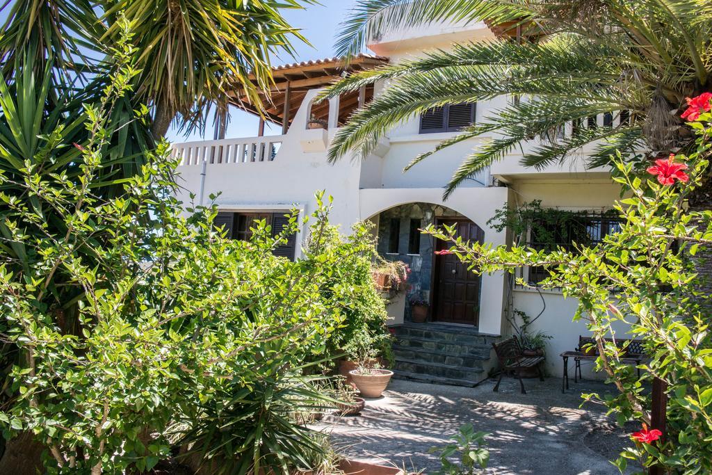 Alexandra Villa Stalos Luaran gambar